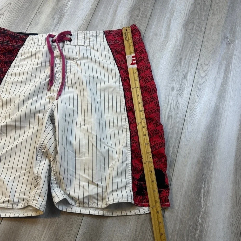 Metal Mulisha Board Shorts Mens 36 White Red Skull Helmet Striped Swim Trunks